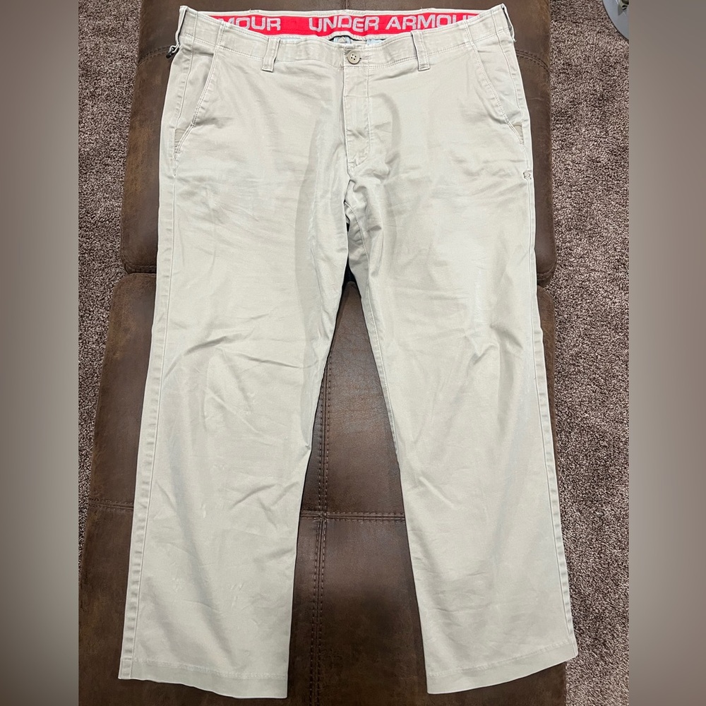 Under Armour Golf pants men’s 44 x 32 beige khaki tan